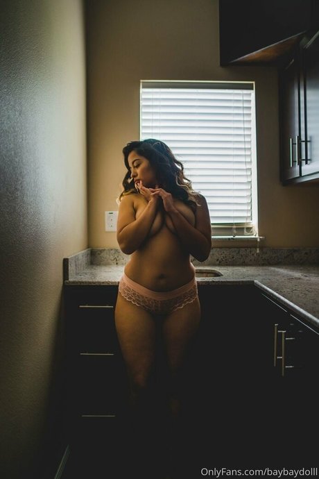 Gabydoll ポルノスター 裸 写真