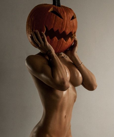 margoricka エロティックなモデル 画像