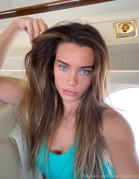 足の動画 オンリーファンズ セクシー裸 画像