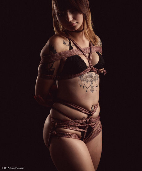 アジアン潮吹き オンリーファンズ えろた 写真