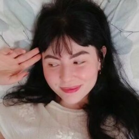 Becca Frances 独占スター ギャラリー