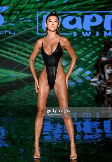 Jenn Lee ホットなポルノスター 画像