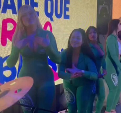 熟女オナニーオンリーファンズ ホット 写真