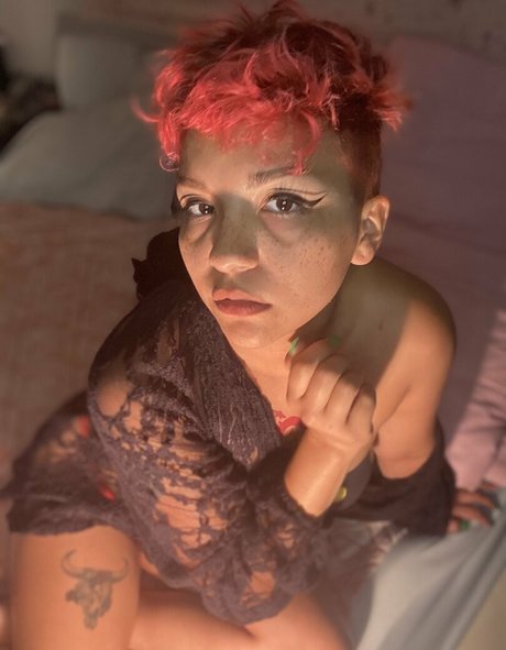 アラブの太ったオンリーファンズ セクシー 写真