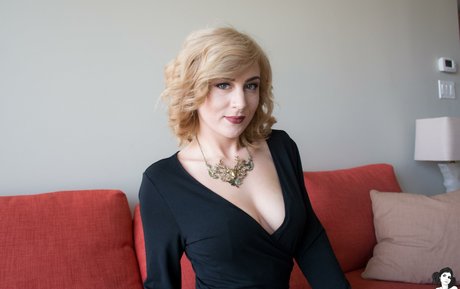 Moonchiild ポルノ女優 写真