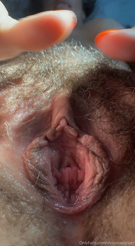 カーリーエボニーオンリーファンズ パーフェクト 画像