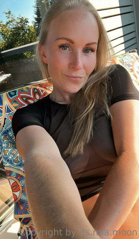 asmr 官能的なオンリーファンズ エロ 写真