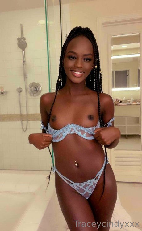 かわいいブロンドのオンリーファンズ ポルノ ギャラリー