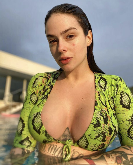 Ex Vicky Ohw アダルトモデル 写真