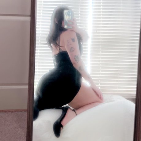 レズビアンマッサージオンリーファンズ アート裸 画像