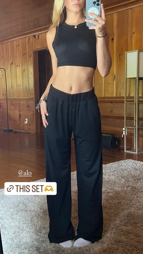 Anna Shumate アートモデル 画像