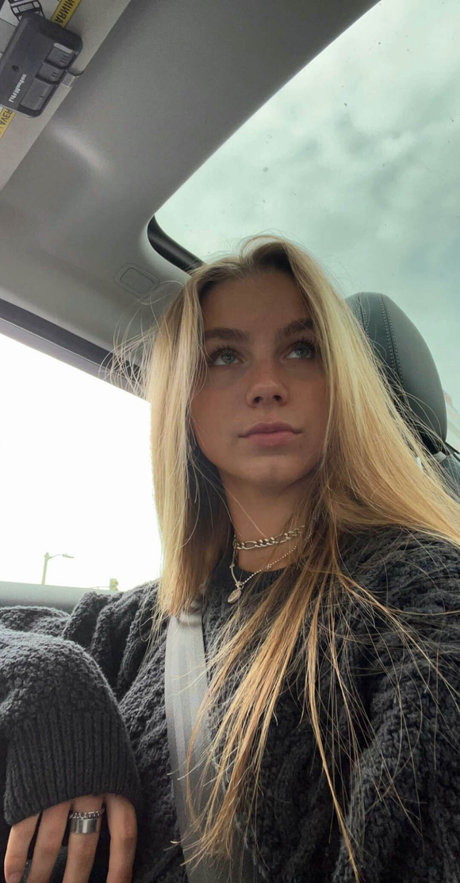 Anna Shumate 美しいモデル 写真