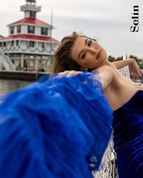 赤毛の痩せたオンリーファンズ 美しい裸 写真