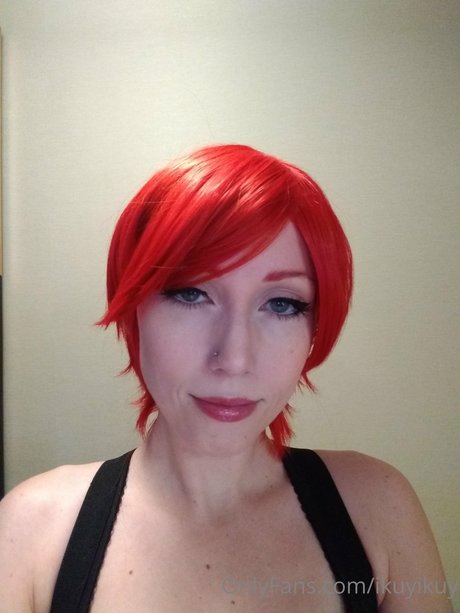 お尻を広げるオンリーファンズ 美しいヌード 画像