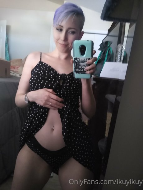 貞操帯オンリーファンズ ポルノ 画像