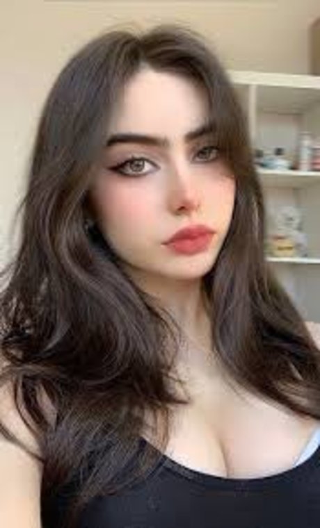 シャワー3P オンリーファンズ アダルト 写真