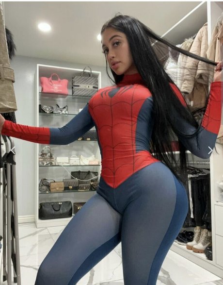 Jailyne Ojeda HDスター 写真