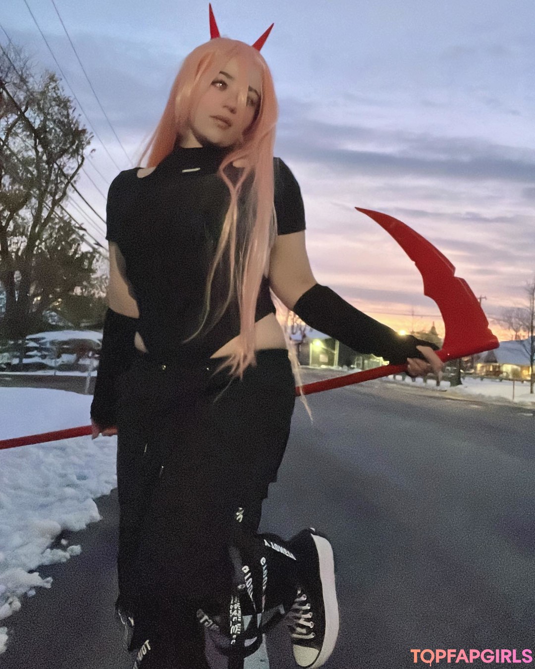 ティーンフィンガリングオンリーファンズ HD 写真