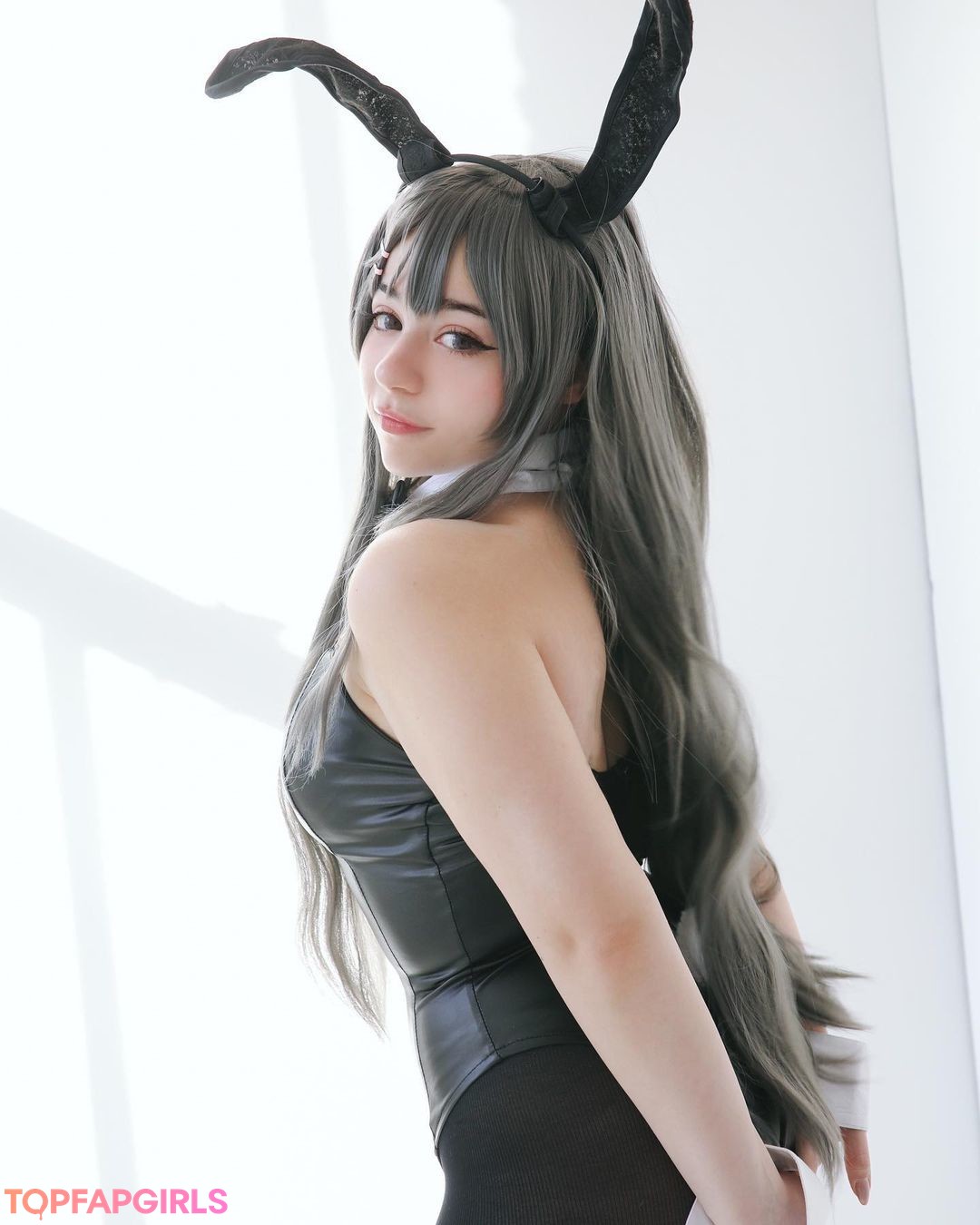 曲線美のxxx オンリーファンズ アートヌード 画像