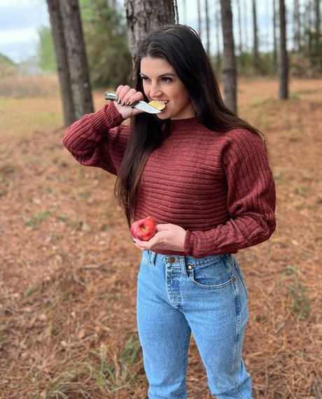 Hannah Barron 裸モデル ギャラリー