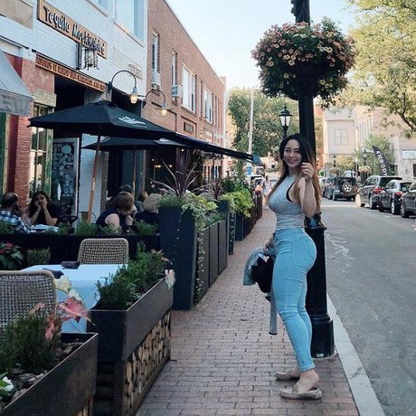 ssbbw オンリーファンズ ヌード 写真