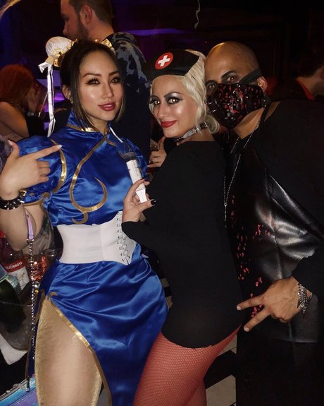 セクシーなブルネットのオンリーファンズ 無料裸 画像