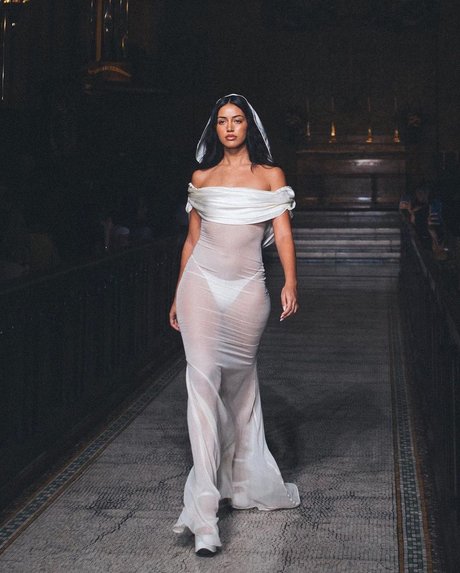 足 熟女 オンリーファンズ えろ 写真