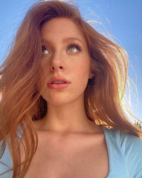 Madeline Ford ホットなポルノスター 画像