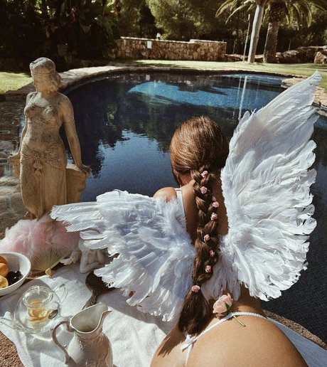 アウトドア 熟女 オンリーファンズ 無料エロ 画像