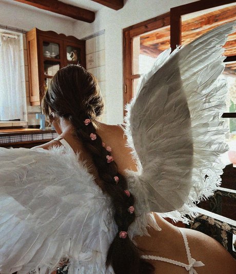 教室オンリーファン エロチック ギャラリー