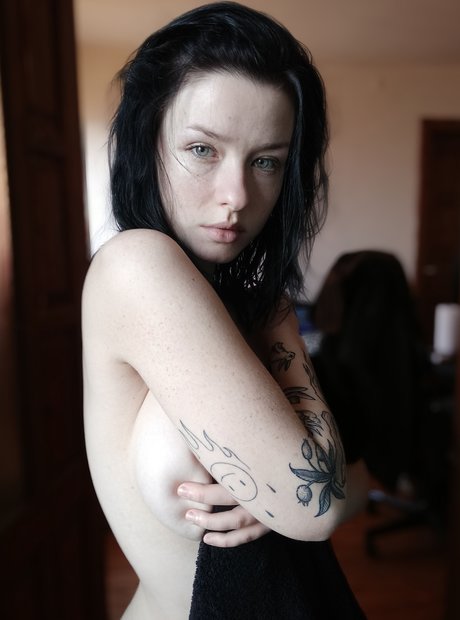 Innervus_ ヌードスター 写真