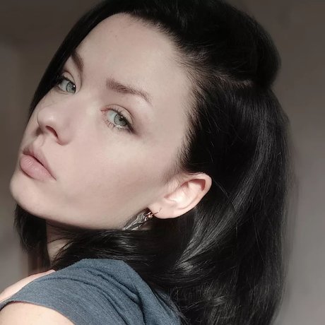 Innervus_ 裸のスター 画像