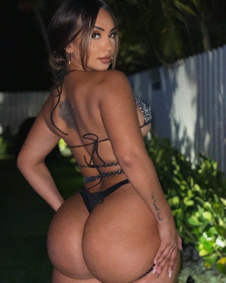 Camila Bernal 完璧なポルノスター ギャラリー