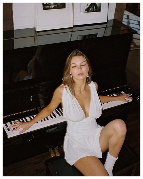 デカ尻ティーンオンリーファンズ 美しい裸 写真