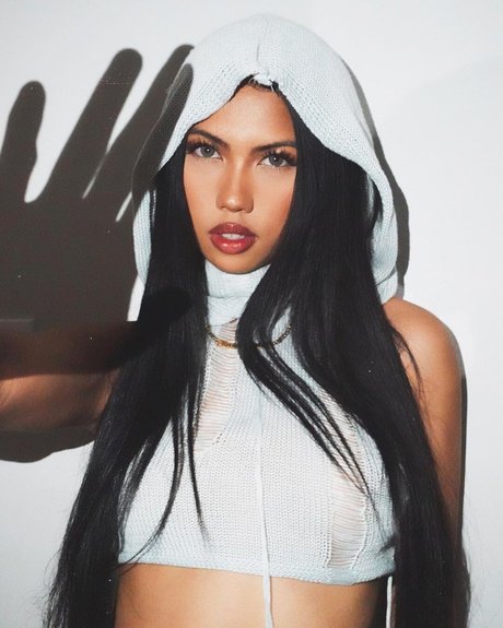 キティ・ウェット・オンリーファンズ アートxxx 画像