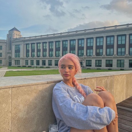 Sab Zada スター ヌード ギャラリー