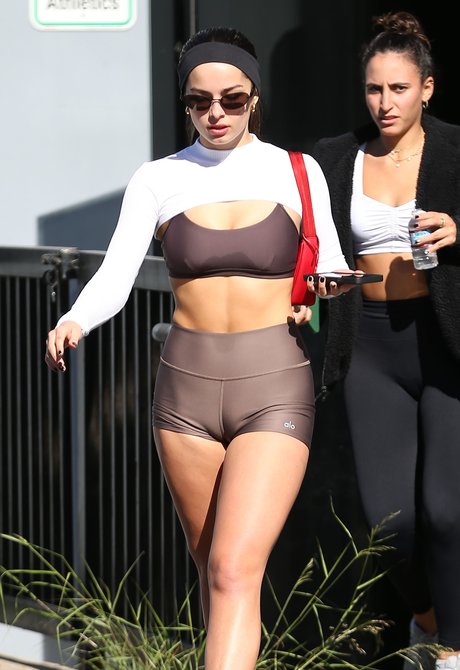 メコスジのオンリーファンズ 美しいヌード 画像