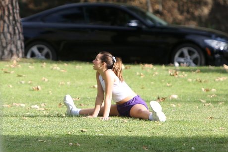 曲線美のランジェリーオンリーファンズ ホット裸 アーカイブ