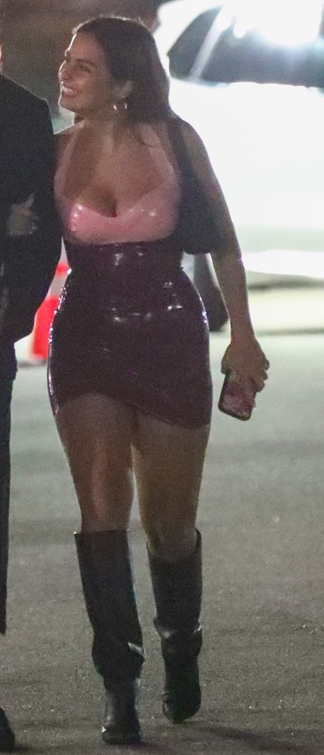 Addison Rae 独占スター ギャラリー