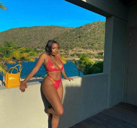 Frankly vFrankiee アートポルノスター 画像