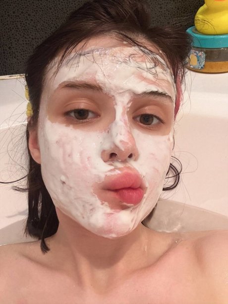 足 マンコ オンリーファンズ 無料セクシー 画像