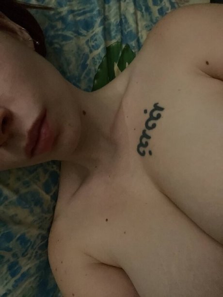 お尻を広げるオンリーファンズ 限定 写真