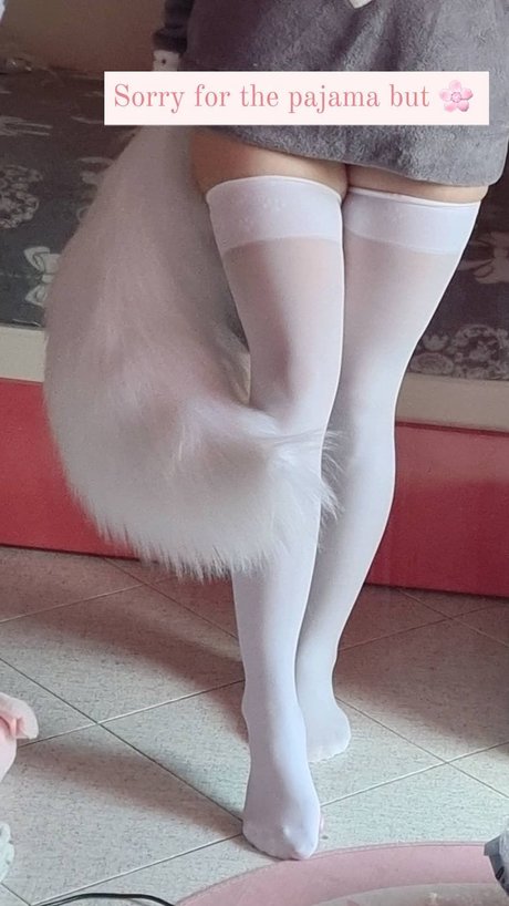 フェイシャルオンリーファンズ セクシーヌード 写真