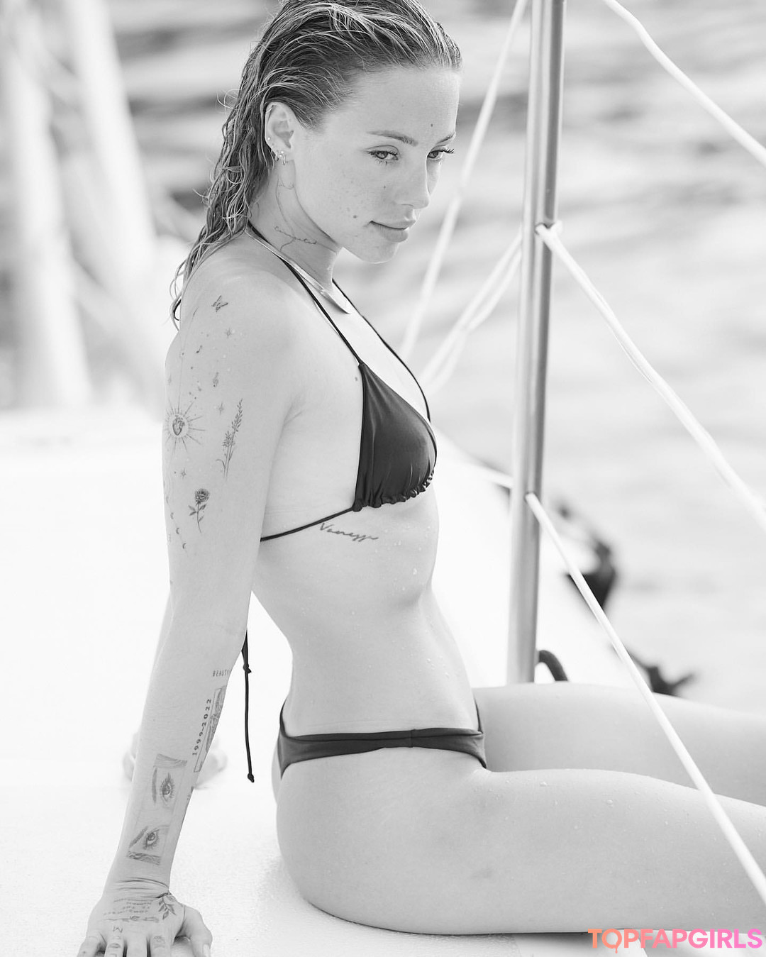 ビキニプリンセスオンリーファンズ 無料ヌード ギャラリー