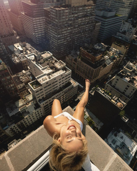 スペードのクイーン オンリーファンズ セクシー 写真