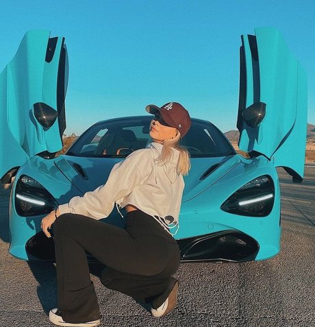 Jordyn Jones ヌードモデル 写真