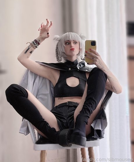 スキニーモデルオンリーファンズ パーフェクト 写真