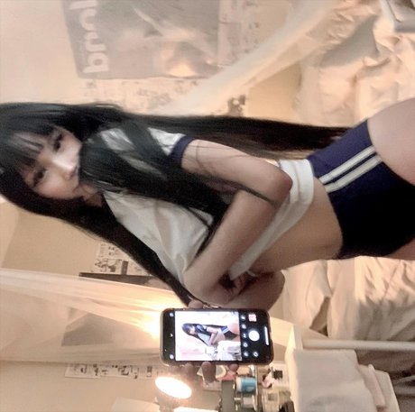 Jilan ポルノスター 独占 ギャラリー