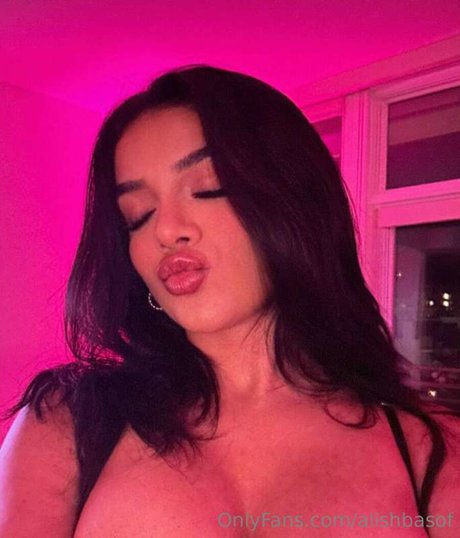 巨乳アマチュアオンリーファンズ ホットヌード 画像