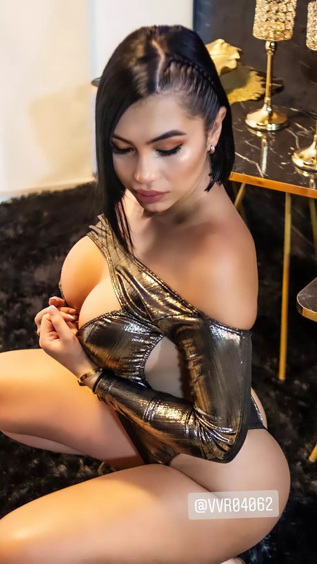 貞操帯オンリーファンズ 無料裸 写真